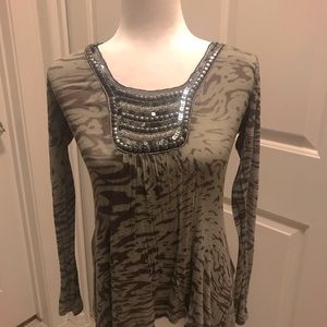 Ladies printed blouse.